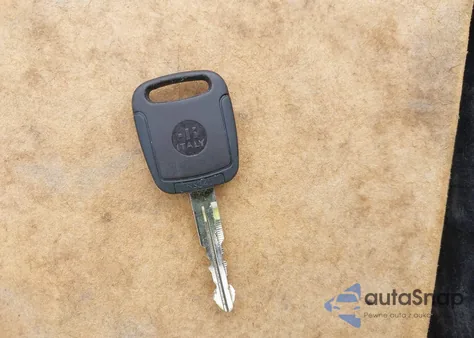 2002 Nissan Altima 2.5 S z USA, uszkodzony, nr VIN 1N4AL11D12C160284